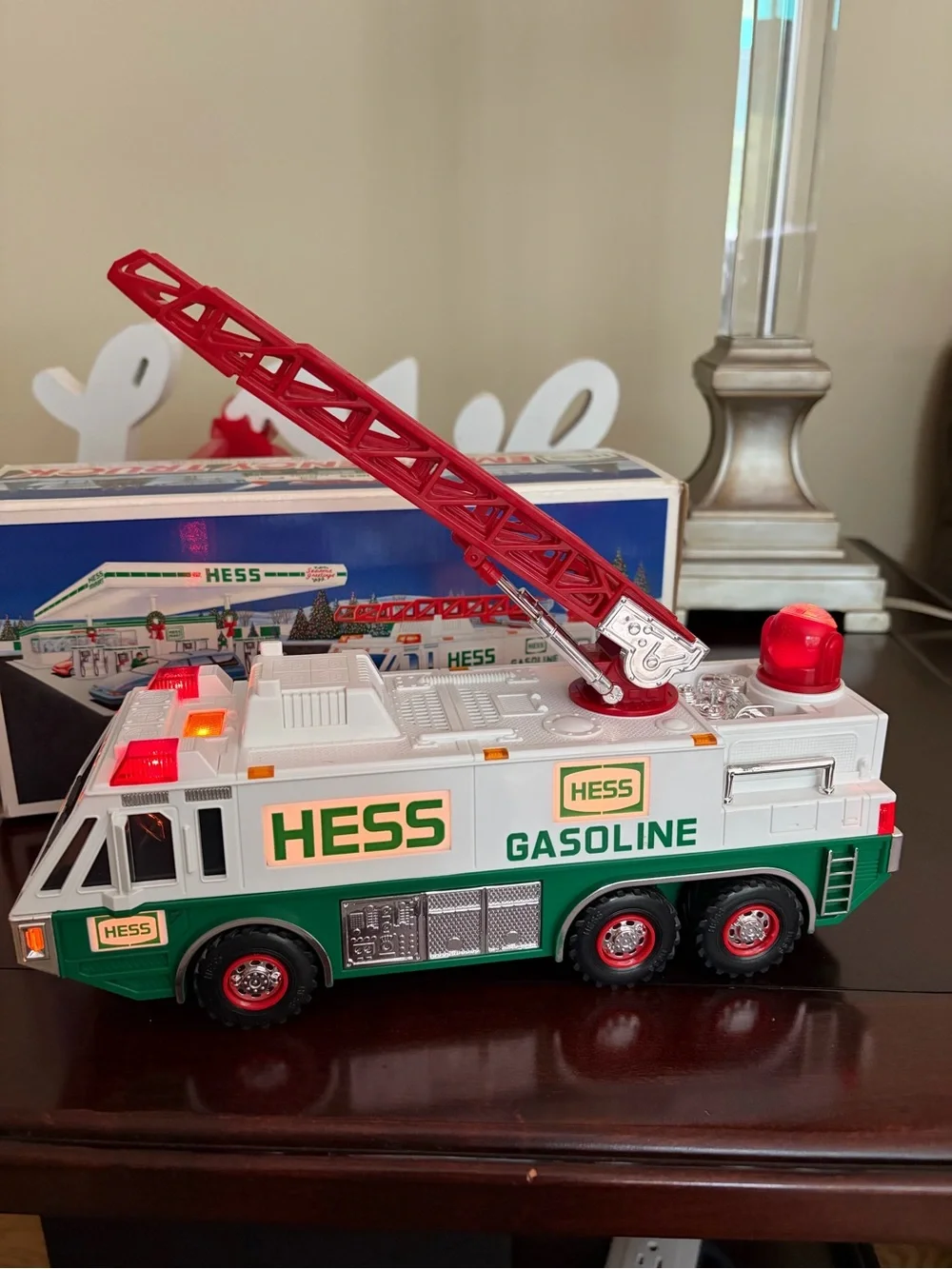 NIB Hess 1996 Vintage Emergency Ladder Truck